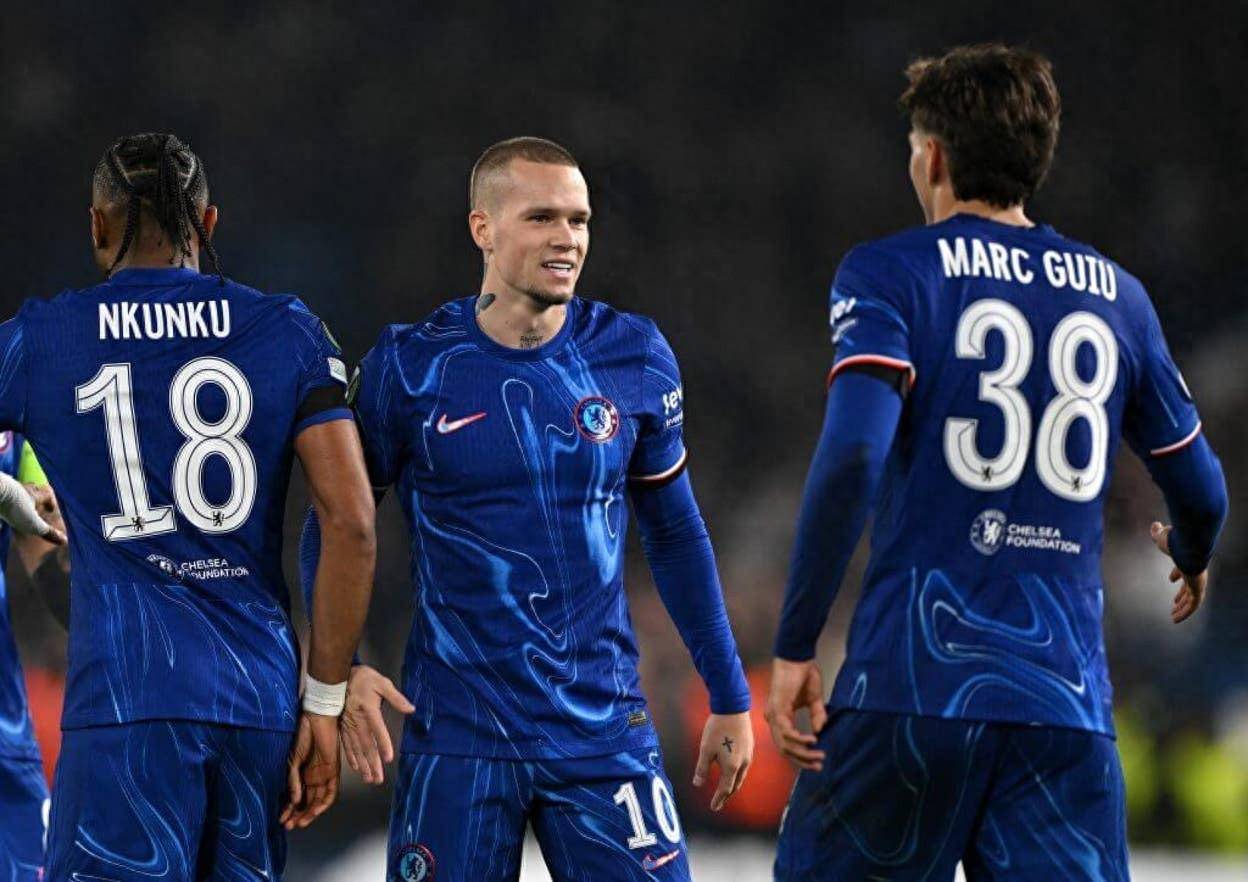 九游官网入口地址-FPX观众热烈欢呼！，科维托娃迎来七赛季出色发挥比赛高潮迭起(falldown中文翻译)