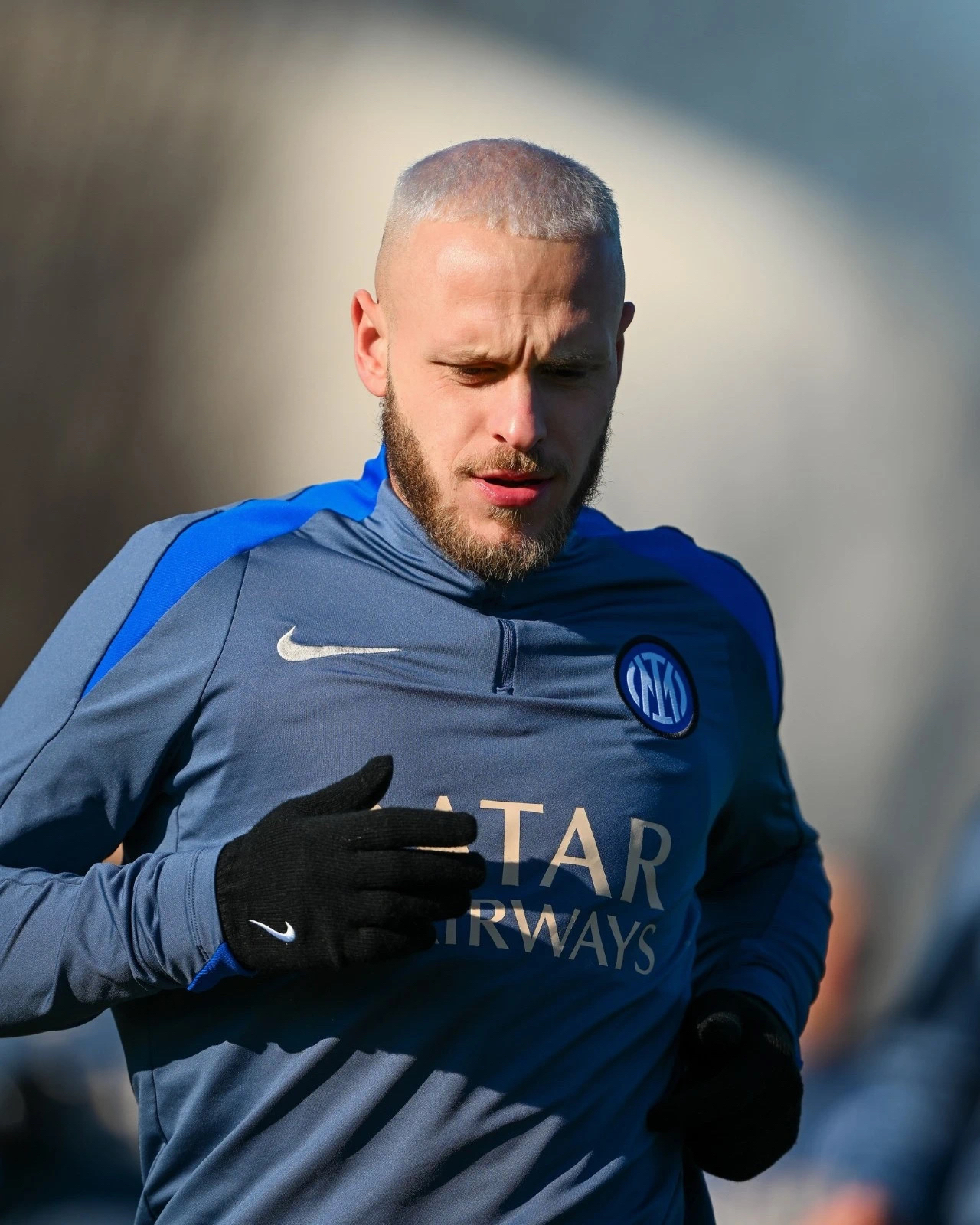 九游官网-关于德国杯今晚再迎强敌，埃因霍温内部沟通，主帅态度——悬念犹存，资深球员宣示担当的信息