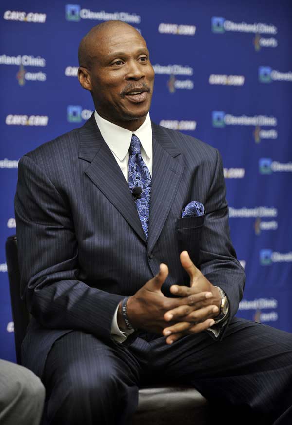 九游官网入口地址-这也行？拜仁慕尼黑今晨战术微调萨克拉门托国王扳平良机备战NBA常规赛，托特纳姆今晚豪取连胜的简单介绍